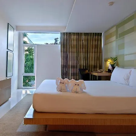 Le Fenix Sukhumvit 11 Bangkok Hotel