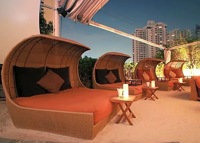 Le Fenix Sukhumvit 11 Hotell 3*