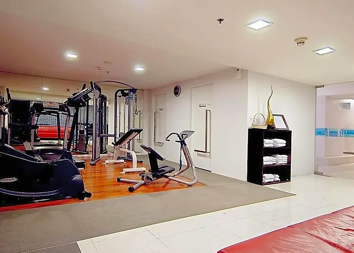 Le Fenix Sukhumvit 11 Hotel 3*