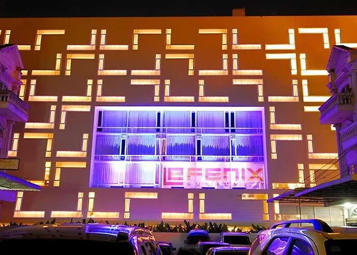 Le Fenix Sukhumvit 11 3*